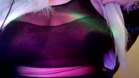 Snapshot of spinnerbitch chatting on March 23, 2:26 am Vanessa Spade online show from March 23, 2:26 am