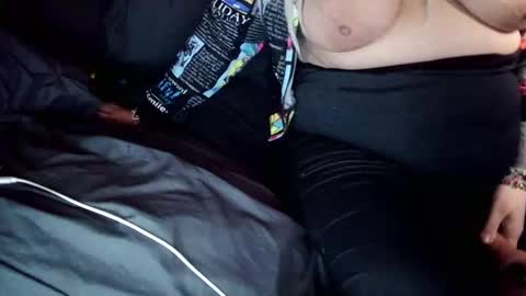 Snapshot of spinnerbitch chatting on March 27, 9:03 pm Vanessa Spade online show from March 27, 9:03 pm