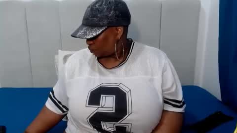 Snapshot of splendidtalitha chatting on April 17, 1:36 pm SplendidTalitha online show from April 17, 1:36 pm