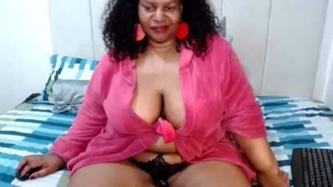 Snapshot of splendidtalitha chatting on May 20, 10:05 pm SplendidTalitha online show from May 20, 10:05 pm