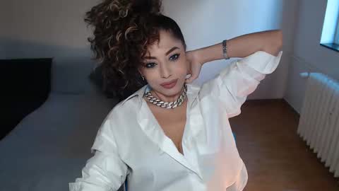 Doll online show from October 10, 9:41 am