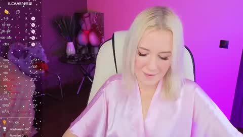 Snapshot of springajara chatting on October 31, 8:26 am Vetta online show from October 31, 8:26 am