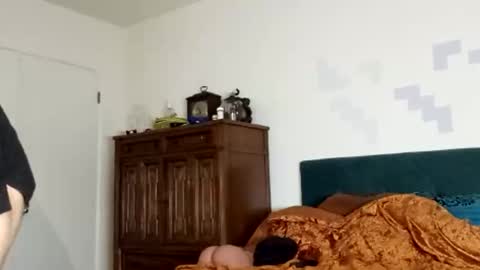 springs77 online show from November 8, 10:15 am