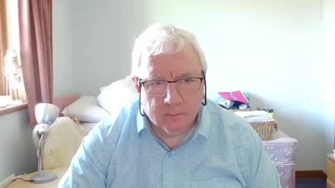 Snapshot of springtine chatting on May 24, 3:06 pm springtine online show from May 24, 3:06 pm