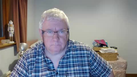 Snapshot of springtine chatting on May 26, 11:45 pm springtine online show from May 26, 11:45 pm