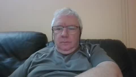 Snapshot of springtine chatting on May 30, 11:46 pm springtine online show from May 30, 11:46 pm