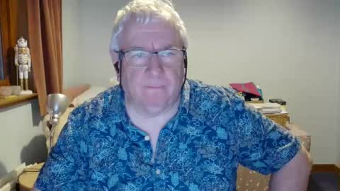 Snapshot of springtine chatting on May 31, 11:06 pm springtine online show from May 31, 11:06 pm