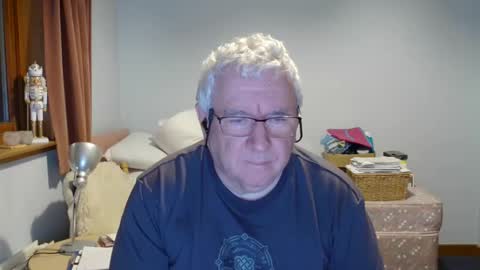 Snapshot of springtine chatting on June 8, 11:05 pm springtine online show from June 8, 11:05 pm