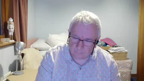 springtine online show from July 12, 11:51 pm