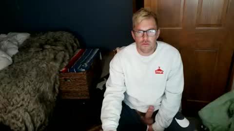 Snapshot of spun_redneck chatting on April 6, 9:10 am Spun Redneck online show from April 6, 9:10 am