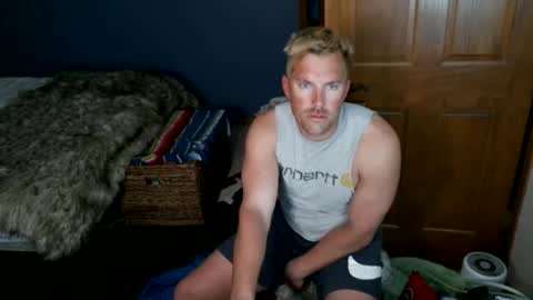 Snapshot of spun_redneck chatting on April 19, 12:54 am Spun Redneck online show from April 19, 12:54 am