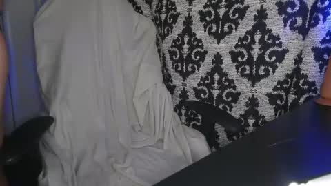 Snapshot of spunrawcumslut77003 chatting on January 15, 5:37 pm SpunRawCumslut77003 online show from January 15, 5:37 pm