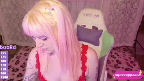 squeezypeach online show from September 12, 2:44 am