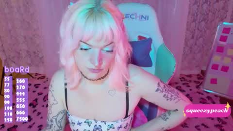 squeezypeach online show from September 25, 10:35 pm