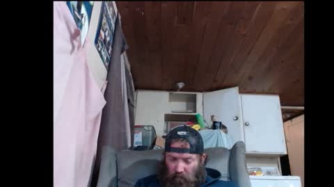 Snapshot of squegly chatting on November 12, 3:18 am Bryan online show from November 12, 3:18 am