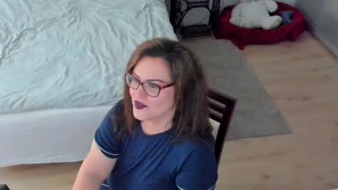 Kim online show from November 12, 9:10 am