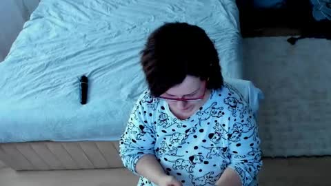Snapshot of squirt_kimmm chatting on April 4, 3:53 pm Kim online show from April 4, 3:53 pm