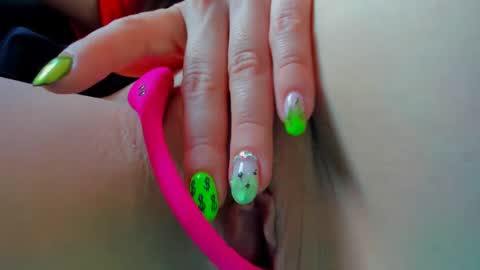 Tati online show from December 3, 2:49 pm