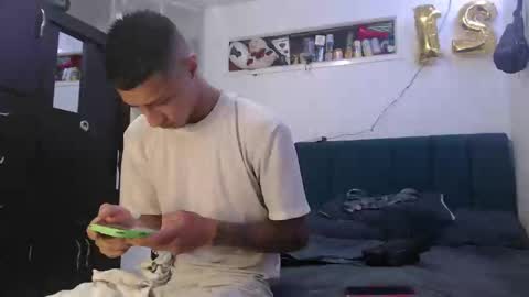 sr_porn01 online show from March 3, 7:06 pm