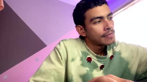Snapshot of srcejotas chatting on December 1, 4:51 pm sorry mom online show from December 1, 4:51 pm