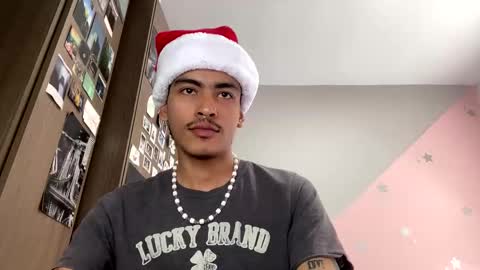 Snapshot of srcejotas chatting on December 17, 6:20 pm sorry mom online show from December 17, 6:20 pm