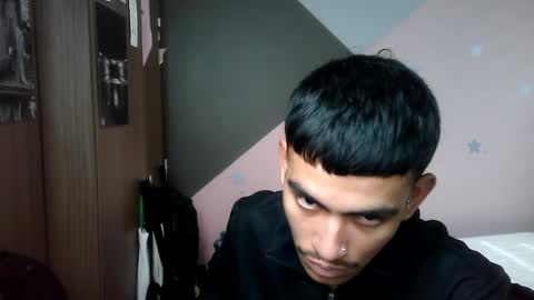 Snapshot of srcejotas chatting on February 4, 8:28 pm sorry mom online show from February 4, 8:28 pm