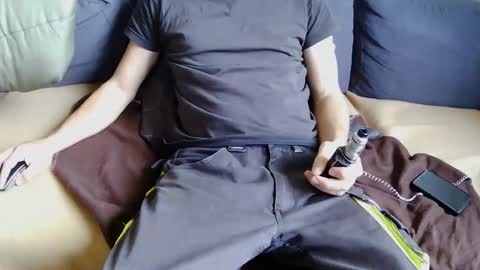 Snapshot of srevinu chatting on December 3, 10:24 am Srevinu online show from December 3, 10:24 am