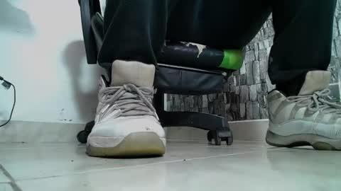 sr master cum its my old account online show from February 12, 8:40 pm