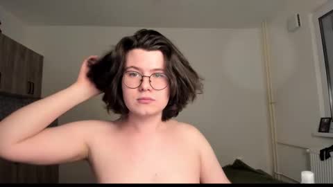 Derek independent model  -  online show from February 7, 7:28 pm