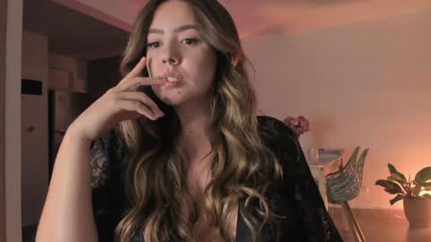 Sophie 3 online show from February 4, 11:59 pm