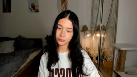 Snapshot of ssash1mii chatting on March 9, 9:52 pm Hey guys i miss you so much online show from March 9, 9:52 pm