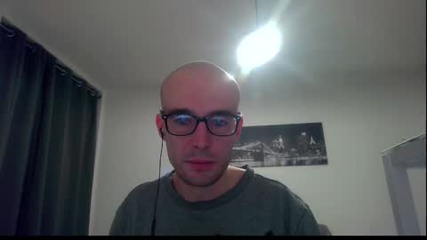 ssenzo online show from December 6, 7:10 am