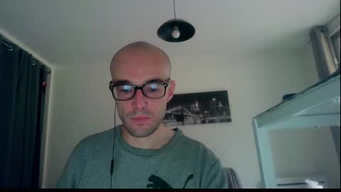 ssenzo online show from December 7, 12:45 pm