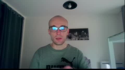 ssenzo online show from January 6, 7:42 am