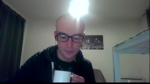 ssenzo online show from January 8, 7:45 am