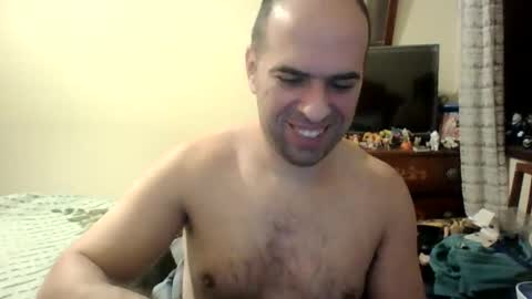 Snapshot of sstrasser chatting on December 28, 1:39 am ShYgUy online show from December 28, 1:39 am