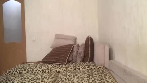 Snapshot of st_annia chatting on October 9, 7:28 am Emily online show from October 9, 7:28 am