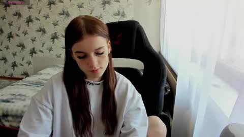 Stacey GMT5 Mo Tu We Th Fr Sa 3am -10am online show from December 27, 2:47 am