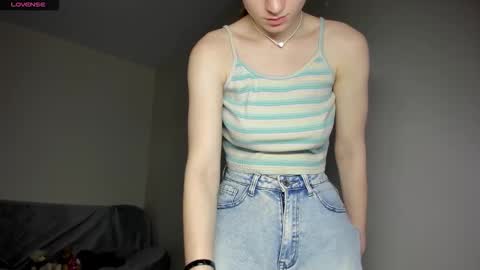 Stacey GMT5 Mo Tu We Th Fr Sa 3am -10am online show from February 5, 1:54 am