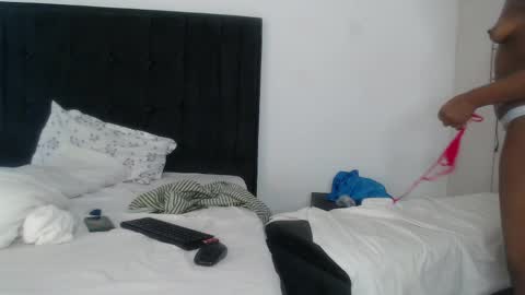 Snapshot of stacey_jaxn chatting on April 2, 8:01 am stacey_jaxn online show from April 2, 8:01 am