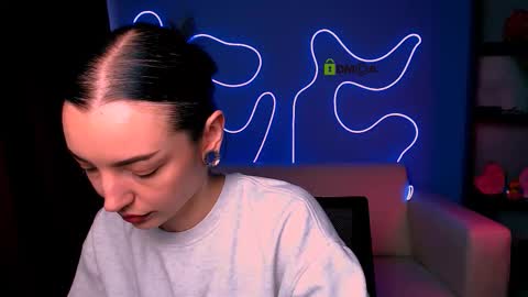 Snapshot of stacey_queen chatting on December 15, 10:41 am stacey_queen online show from December 15, 10:41 am