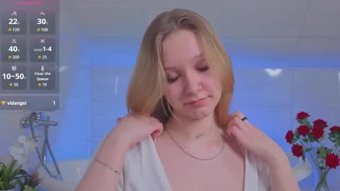 Snapshot of staceyyjones chatting on March 22, 11:35 am Stacey online show from March 22, 11:35 am