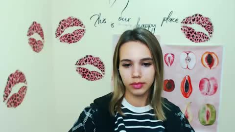 Stacy online show from December 8, 6:17 pm