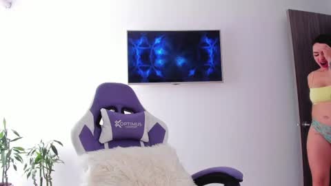Snapshot of stacy_malibu1 chatting on June 11, 3:21 pm TWstacymalibu110 online show from June 11, 3:21 pm