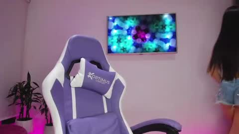 Snapshot of stacy_malibu1 chatting on June 18, 11:53 pm TWstacymalibu110 online show from June 18, 11:53 pm