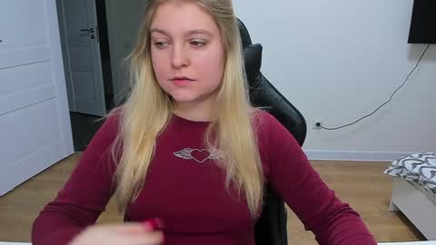 Stacy  online show from December 10, 4:38 pm