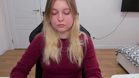 Stacy  online show from January 4, 10:49 am