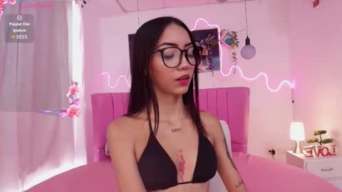 estecy online show from October 21, 2:18 pm