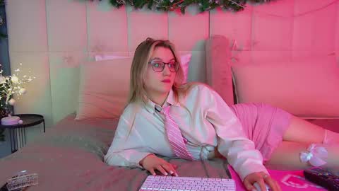 StacyEvances online show from December 22, 6:38 pm