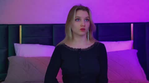 StacyEvances online show from February 15, 6:26 pm